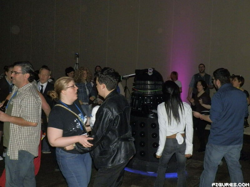 Everyone_dancing_with_a_Dalek