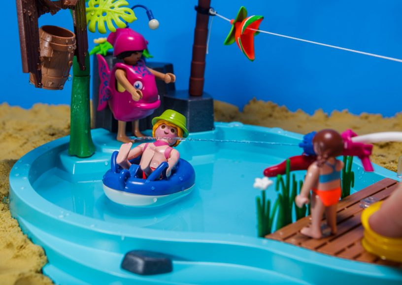 REVIEW: Playmobil Water Park Family Fun | Figures.com